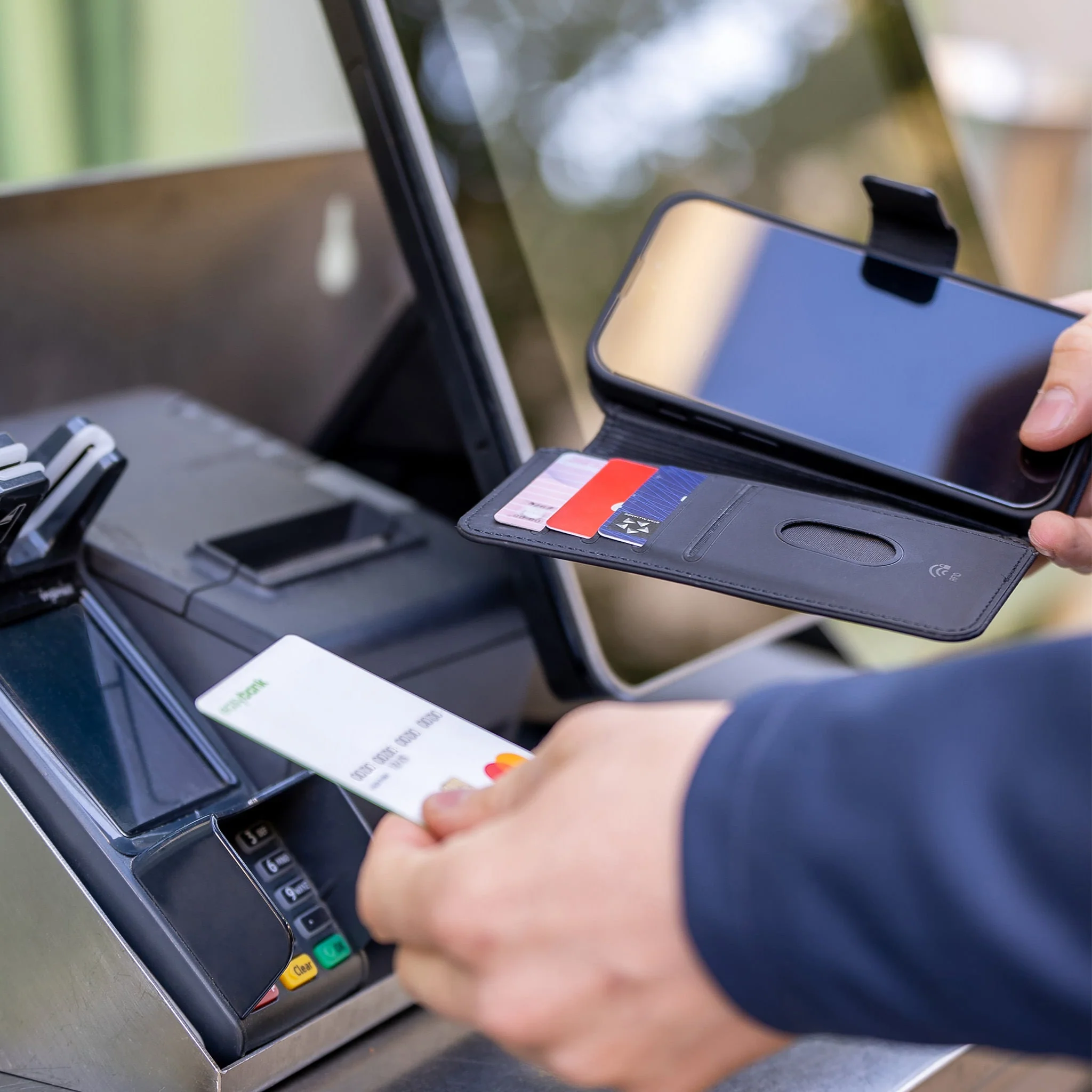 Magnetic Flip Cover - Image 4